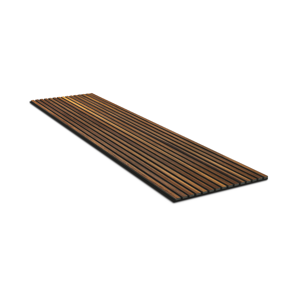 Ein einzelnes, langes WoodUpp Akustikpaneel liegt diagonal über einen weißen Hintergrund. Die Aufnahme zeigt die reiche Maserung der dunklen Nussbaum-Holzlamellen, die auf einem schwarzen, schallabsorbierenden Filz montiert sind. Diese Perspektive verdeutlicht die Struktur und Qualität des WoodUpp Paneels.