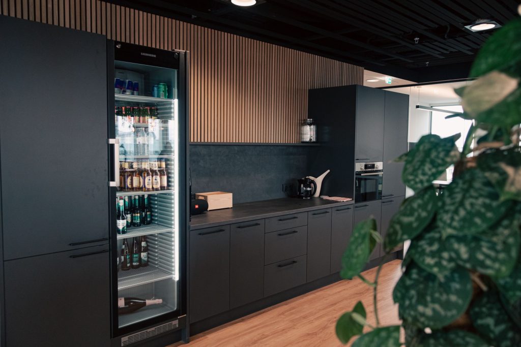 Storyclash-kitchen-classic-oak-at
