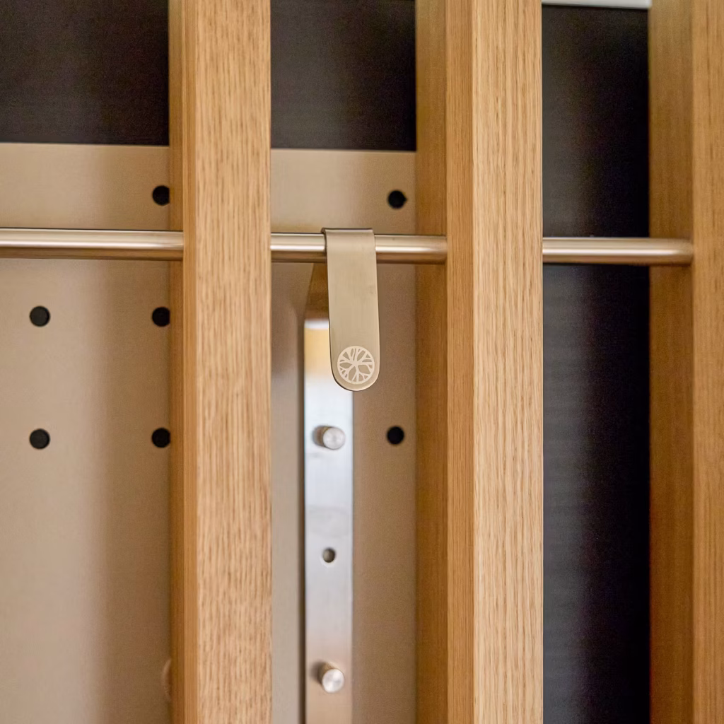 Bild 6 von 8 in EMBRACE | Nell TV-Mount Galerie