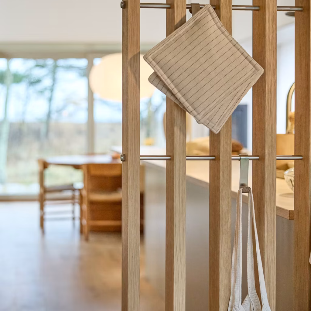 Bild 6 von 9 in EMBRACE | S-hook (2 pcs) Galerie